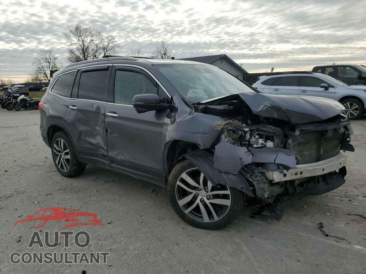 HONDA PILOT 2018 - 5FNYF6H97JB014665