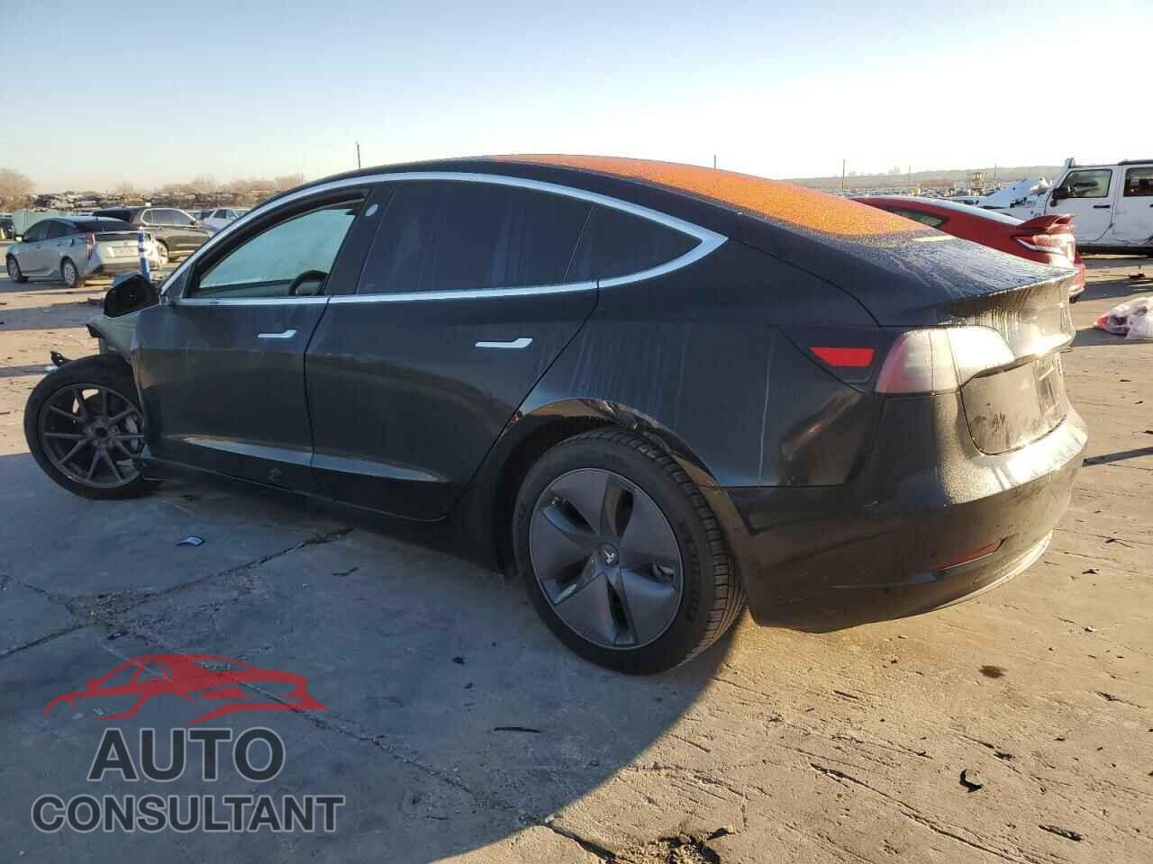 TESLA MODEL 3 2018 - 5YJ3E1EA0JF157312