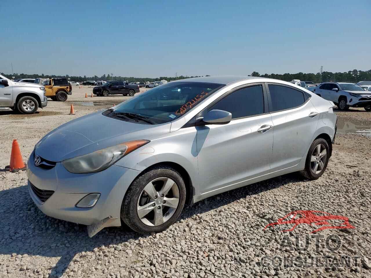 HYUNDAI ELANTRA 2013 - 5NPDH4AE8DH284918