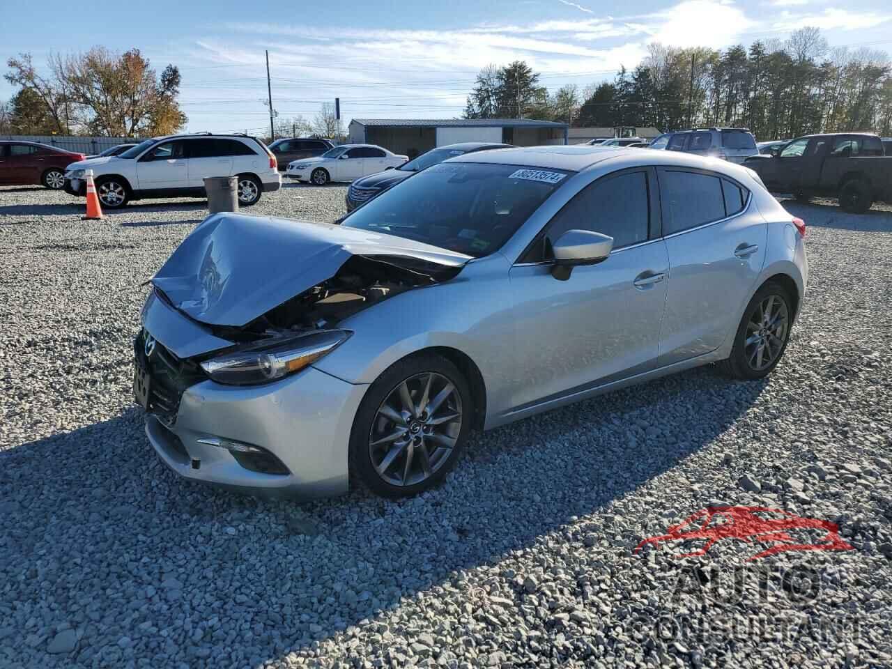 MAZDA 3 2018 - 3MZBN1M32JM219655