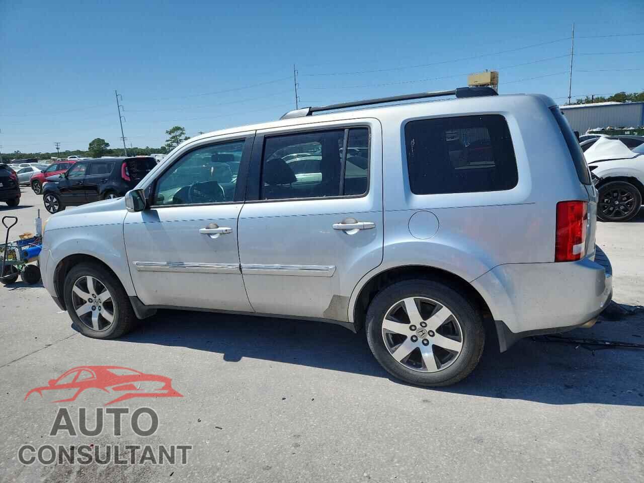 HONDA PILOT 2013 - 5FNYF3H92DB005231