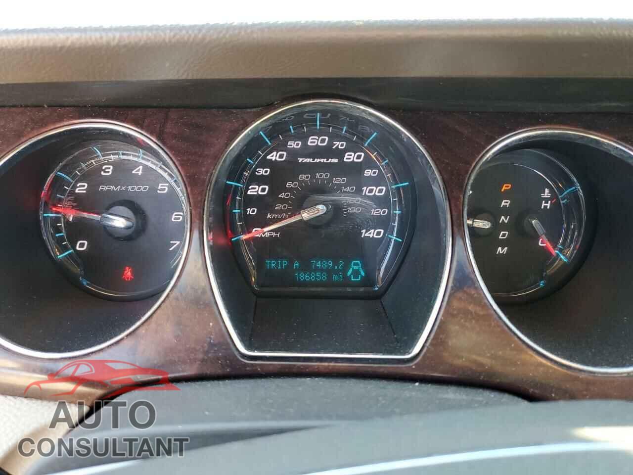 FORD TAURUS 2010 - 1FAHP2FW7AG165211
