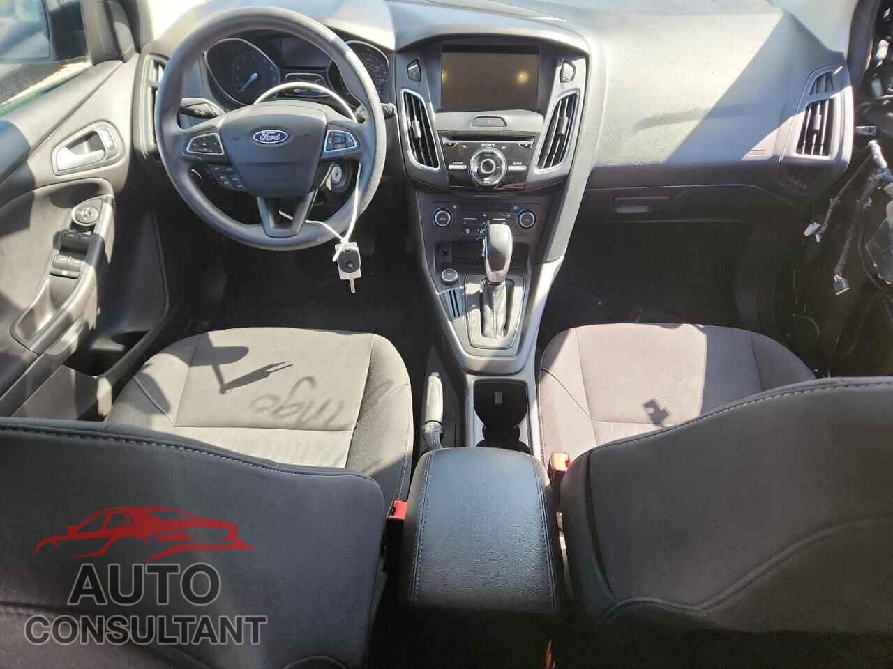 FORD FOCUS 2017 - 1FADP3M25HL299785