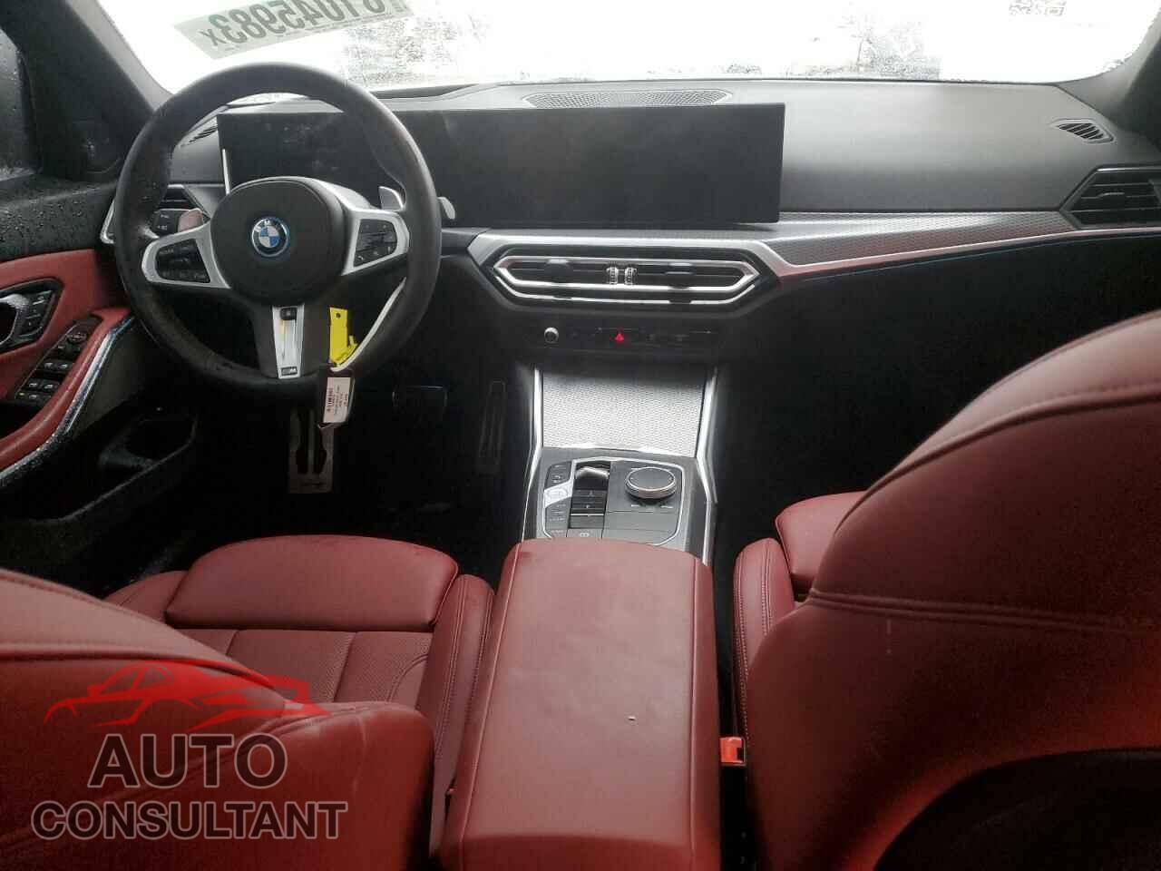BMW 3 SERIES 2023 - 3MW39FS03P8D06402