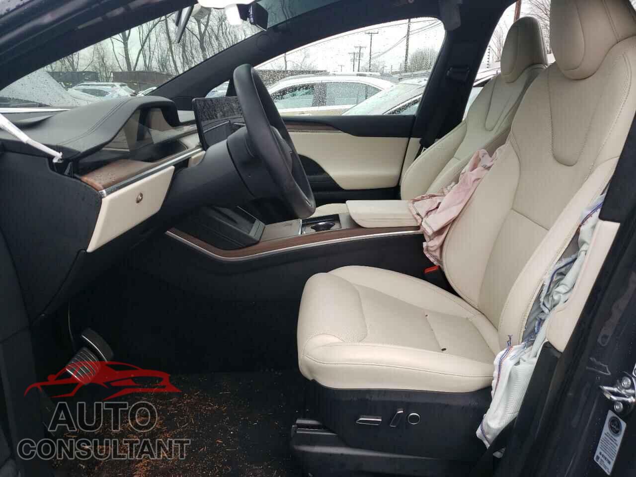 TESLA MODEL X 2023 - 7SAXCDE5XPF400325