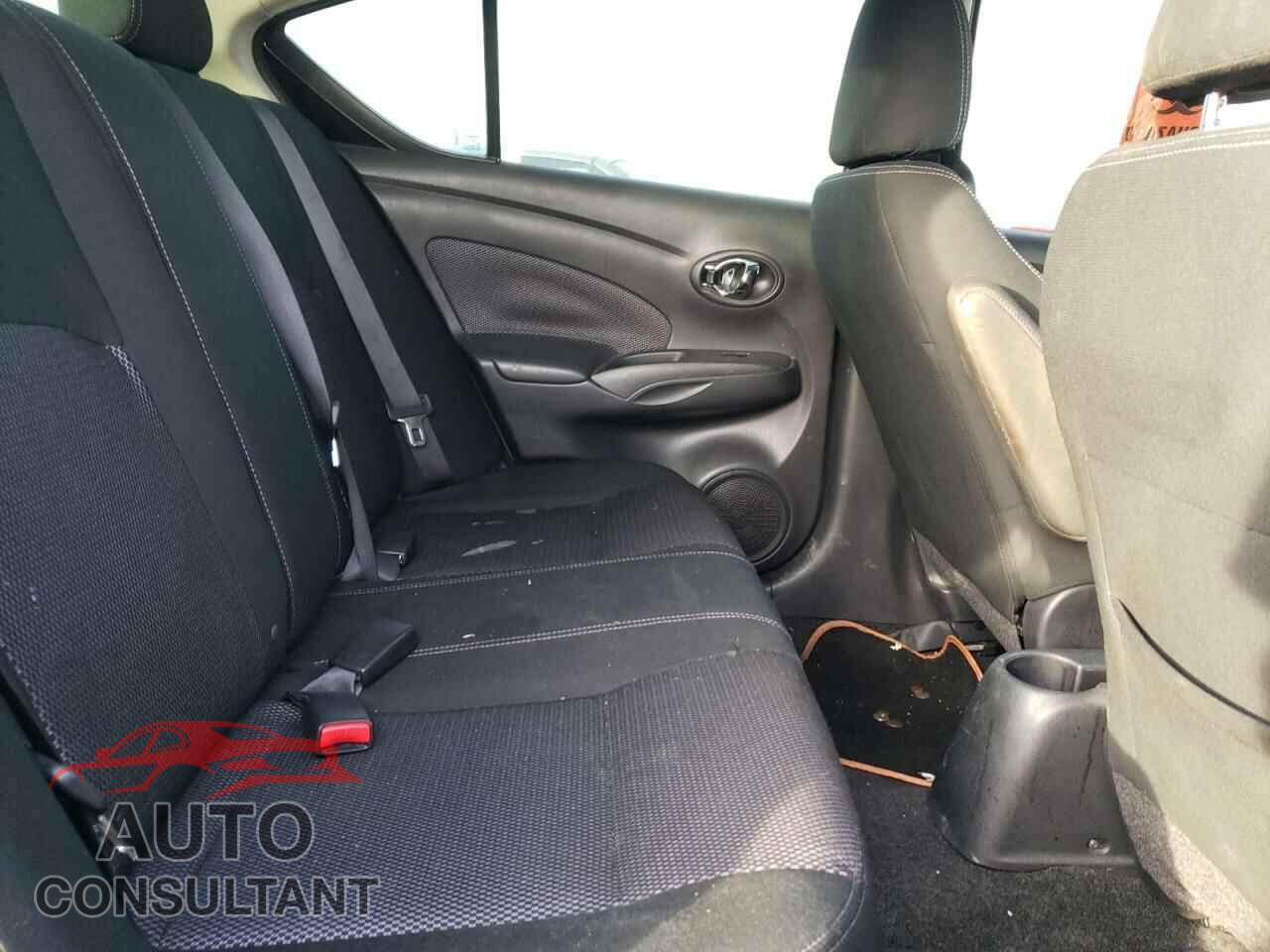 NISSAN VERSA 2017 - 3N1CN7AP3HL850449