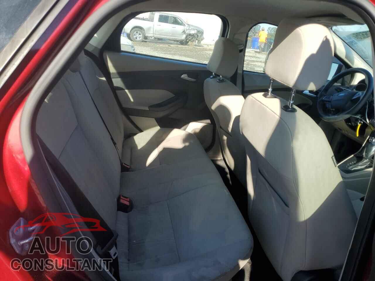 FORD FOCUS 2015 - 1FADP3F24FL346606