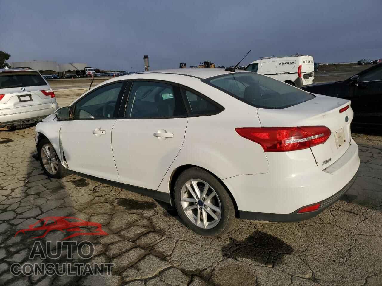 FORD FOCUS 2015 - 1FADP3F24FL220343
