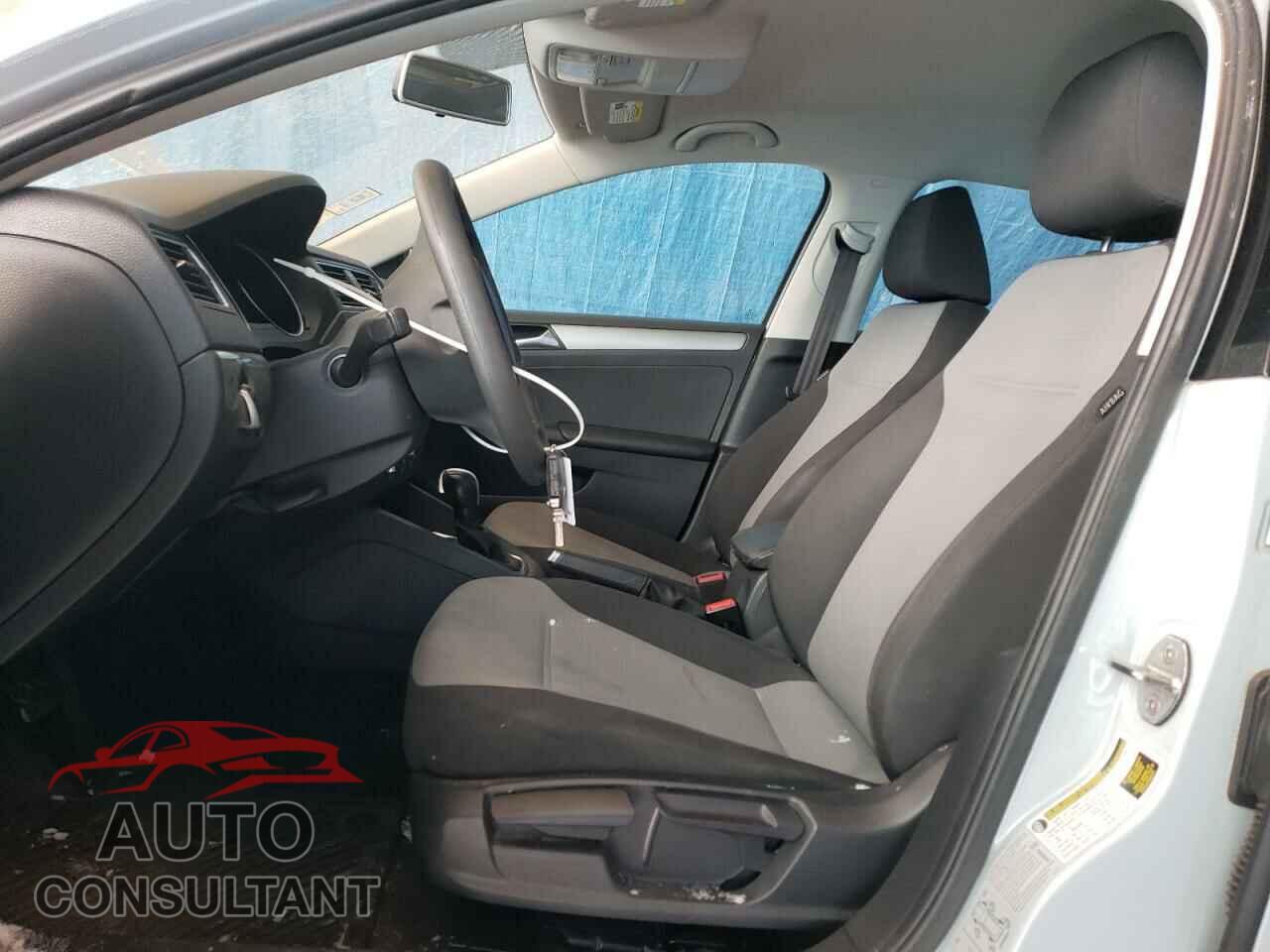 VOLKSWAGEN JETTA 2017 - 3VW2B7AJ2HM242779
