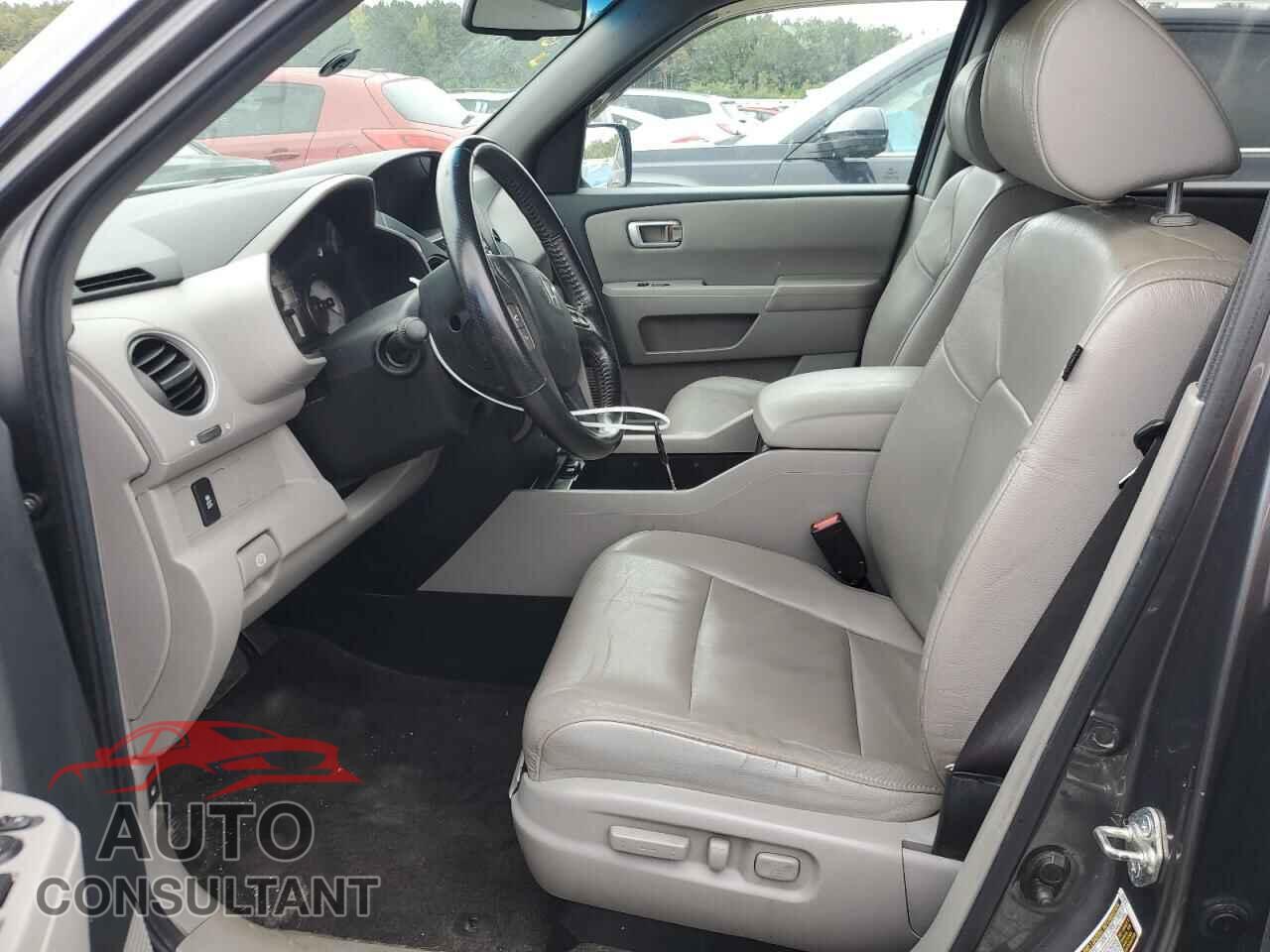 HONDA PILOT 2013 - 5FNYF4H59DB005584
