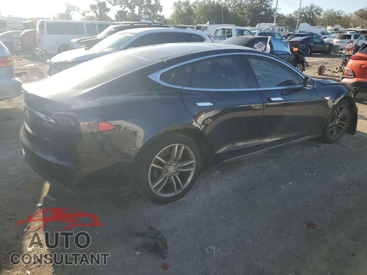 TESLA MODEL S 2013 - 5YJSA1CNXDFP07732