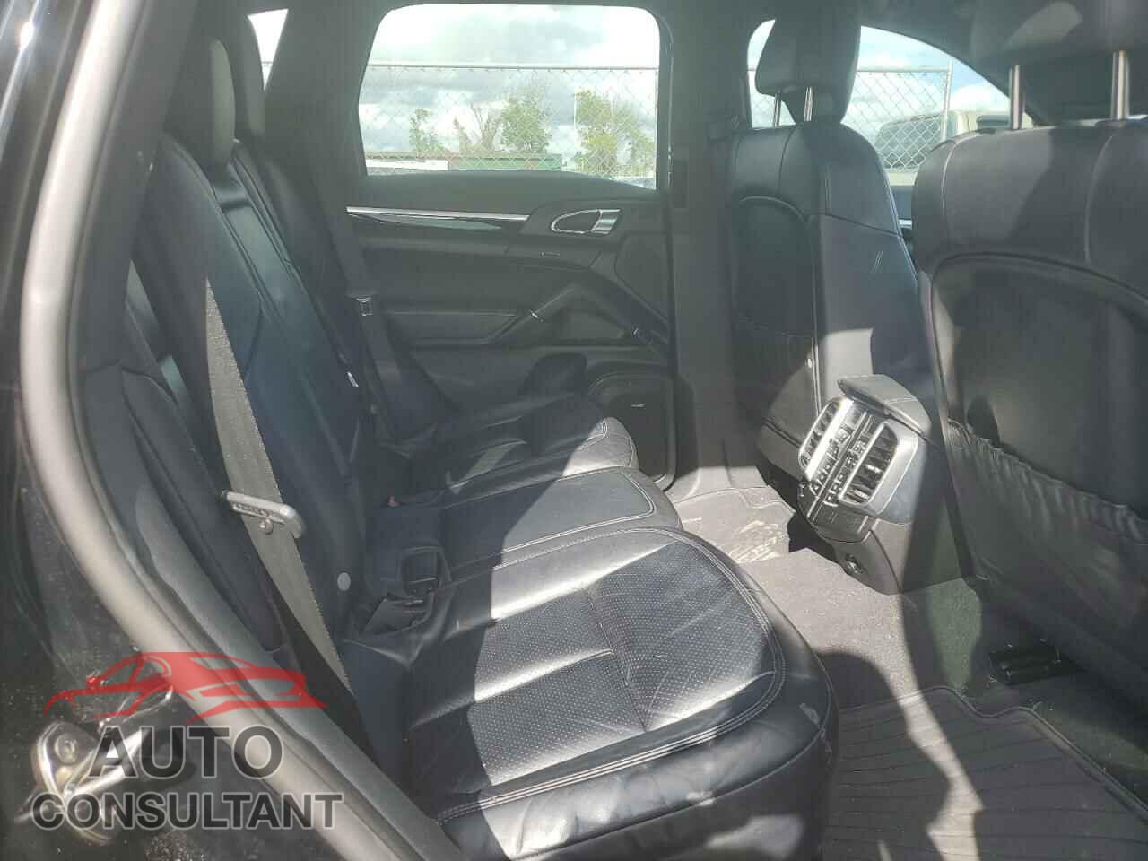 PORSCHE CAYENNE 2016 - WP1AA2A26GLA08673