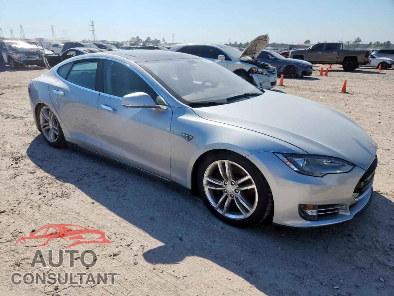 TESLA MODEL S 2013 - 5YJSA1DP0DFP06721
