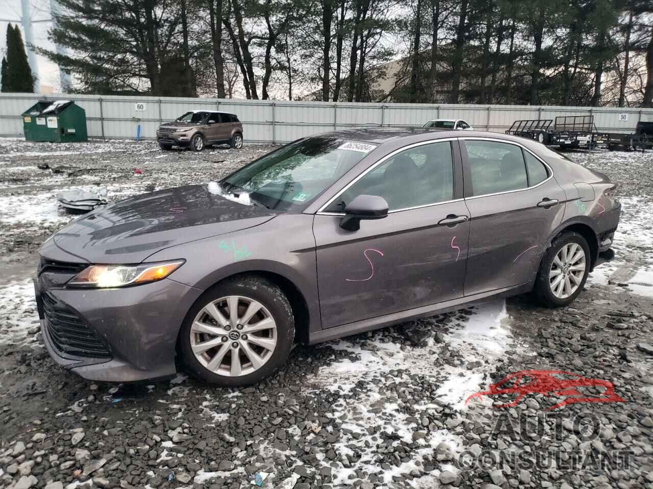 TOYOTA CAMRY 2018 - 4T1B11HK8JU632901