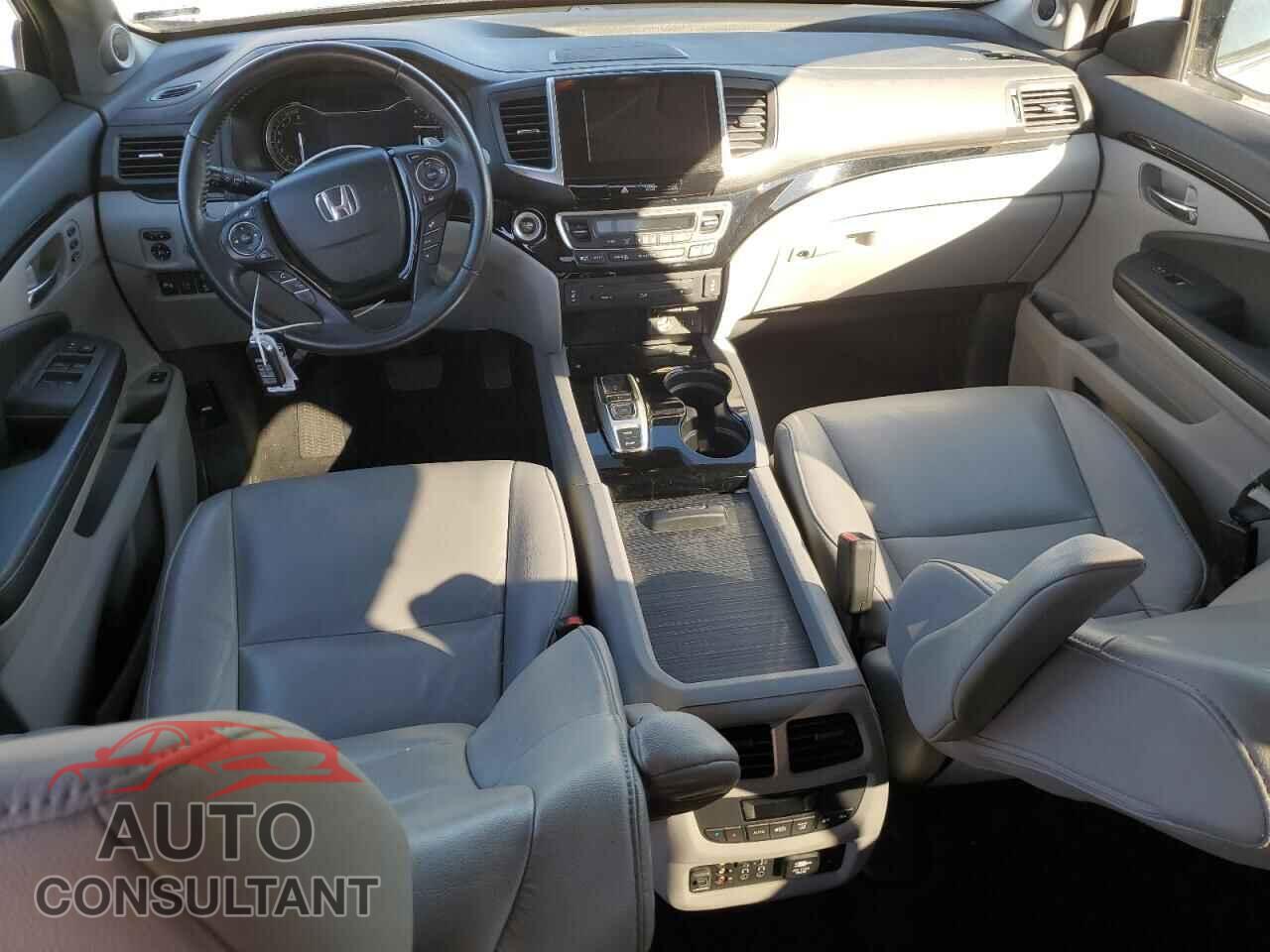 HONDA PILOT 2017 - 5FNYF5H96HB003659