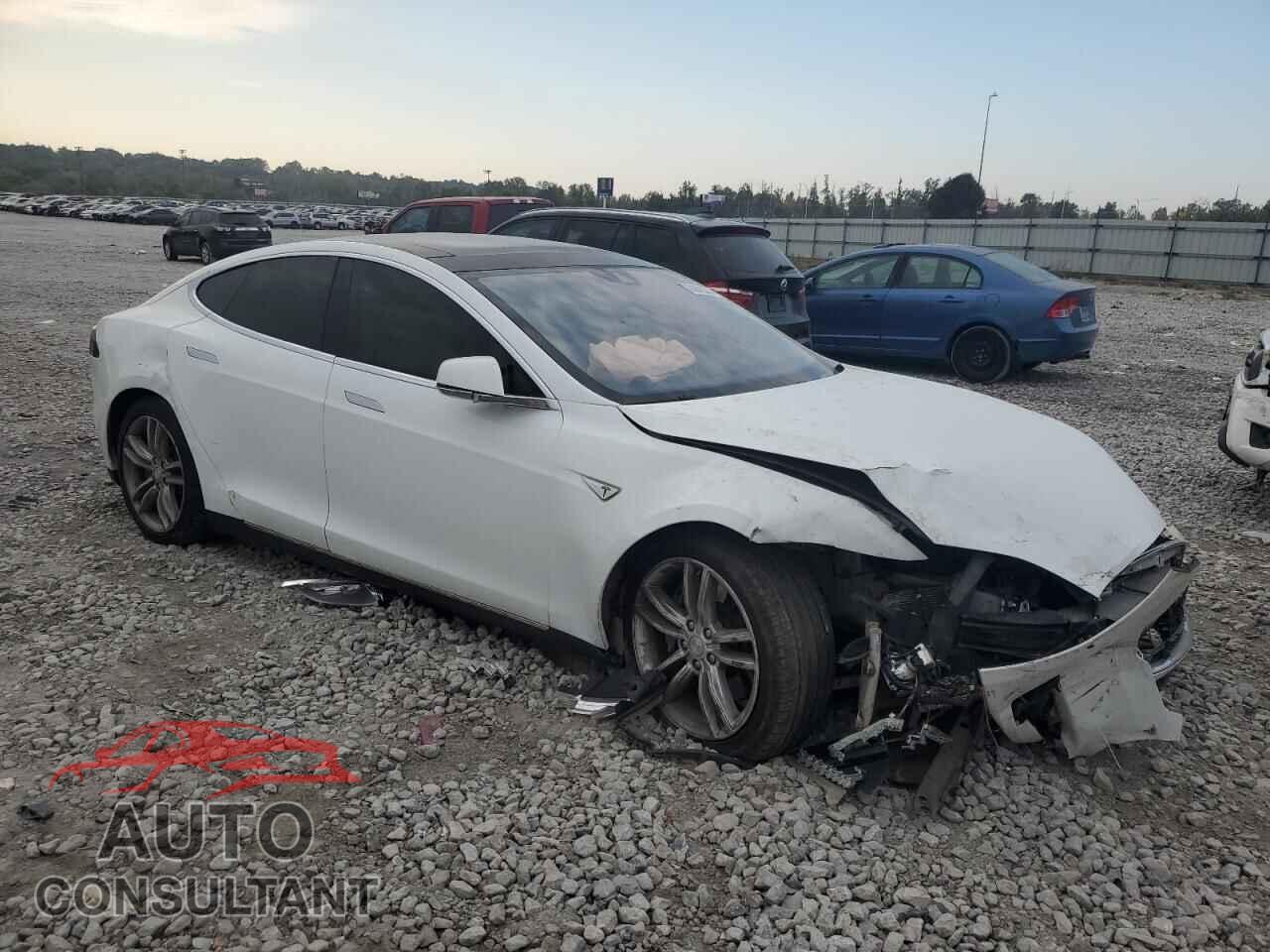 TESLA MODEL S 2015 - 5YJSA1S26FF090775