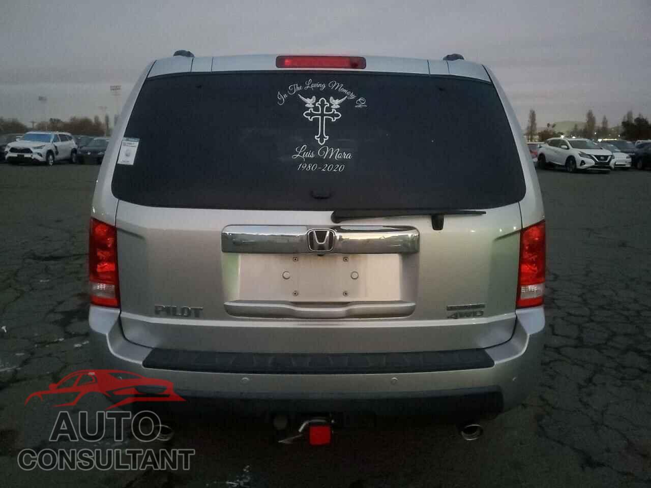 HONDA PILOT 2011 - 5FNYF4H9XBB087860