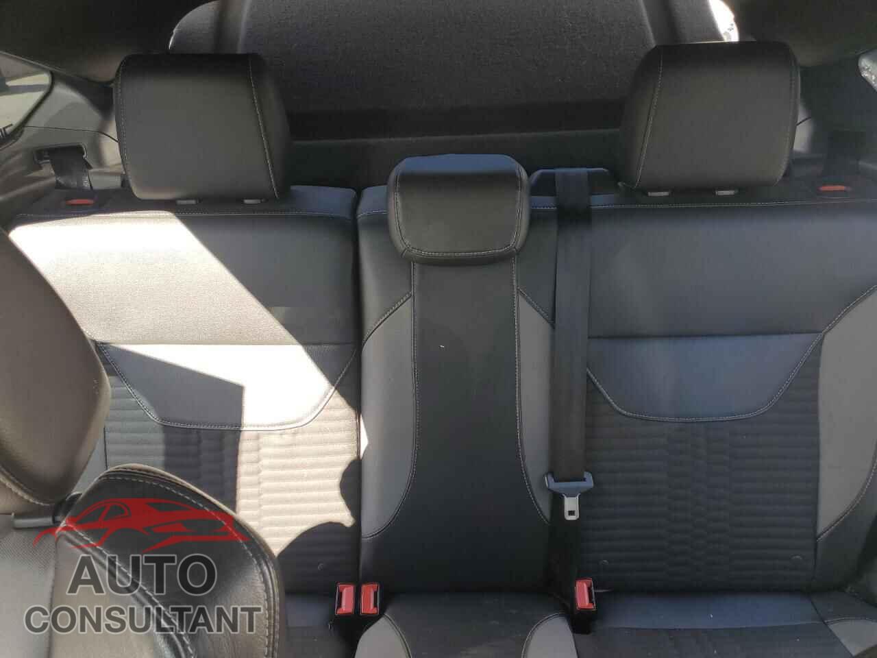 FORD FOCUS 2017 - 1FADP3L92HL329131