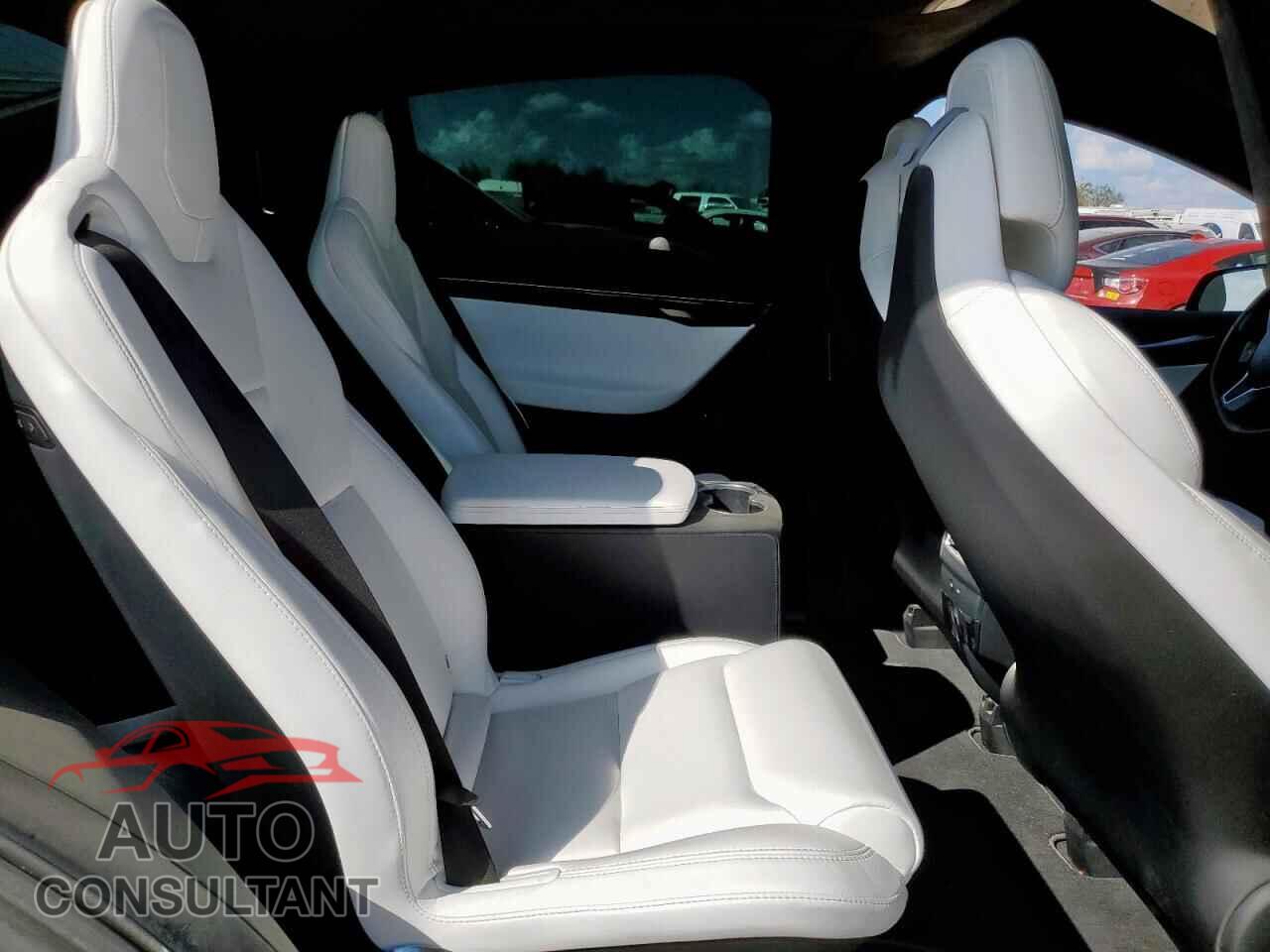 TESLA MODEL X 2017 - 5YJXCBE21HF050463