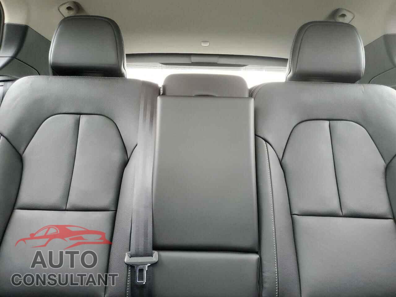 VOLVO XC40 2021 - YV4162UL7M2543503