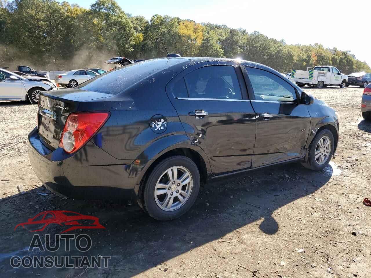 CHEVROLET SONIC 2015 - 1G1JC5SH8F4164540