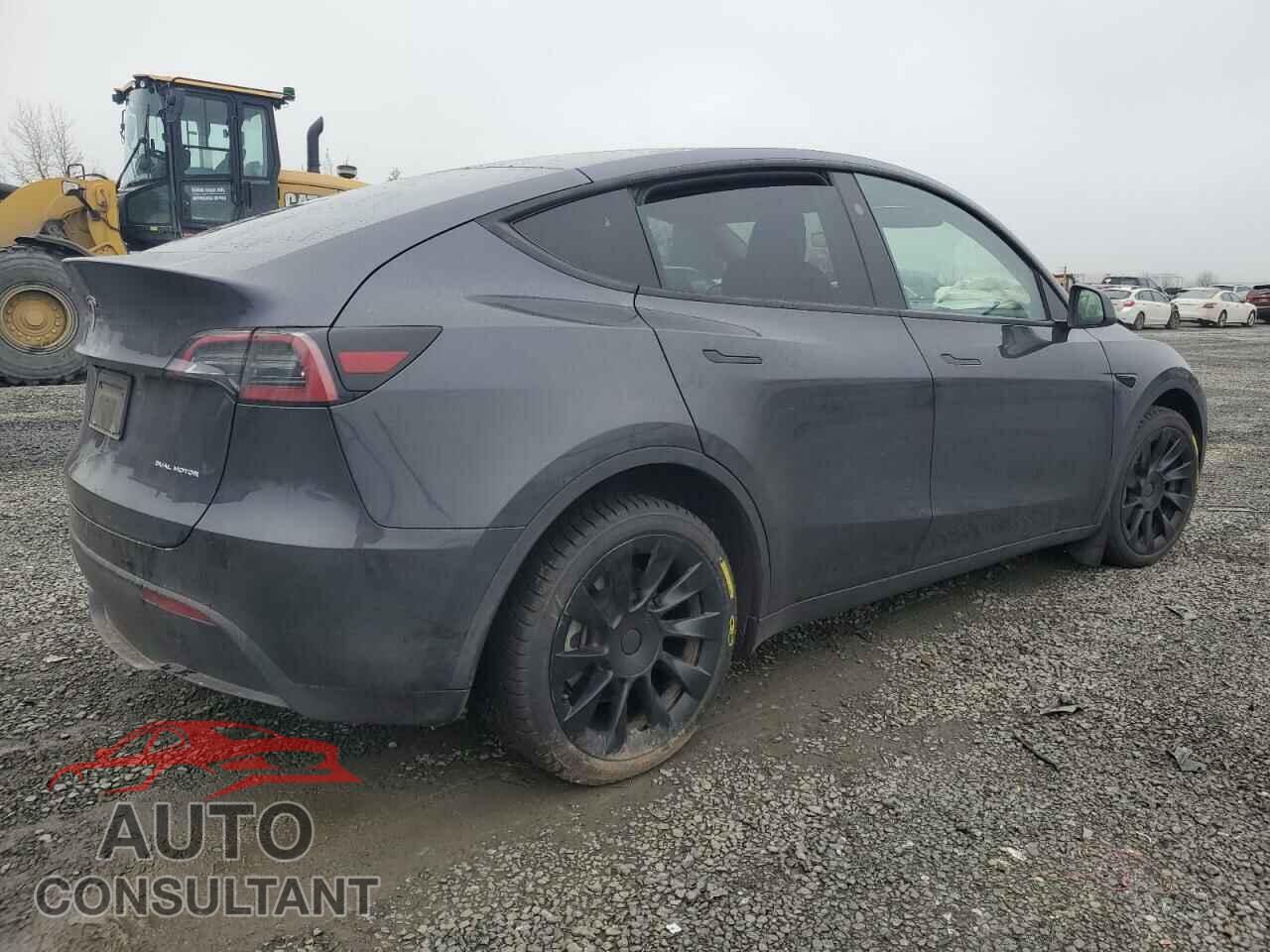 TESLA MODEL Y 2024 - 7SAYGAEE2RF063773