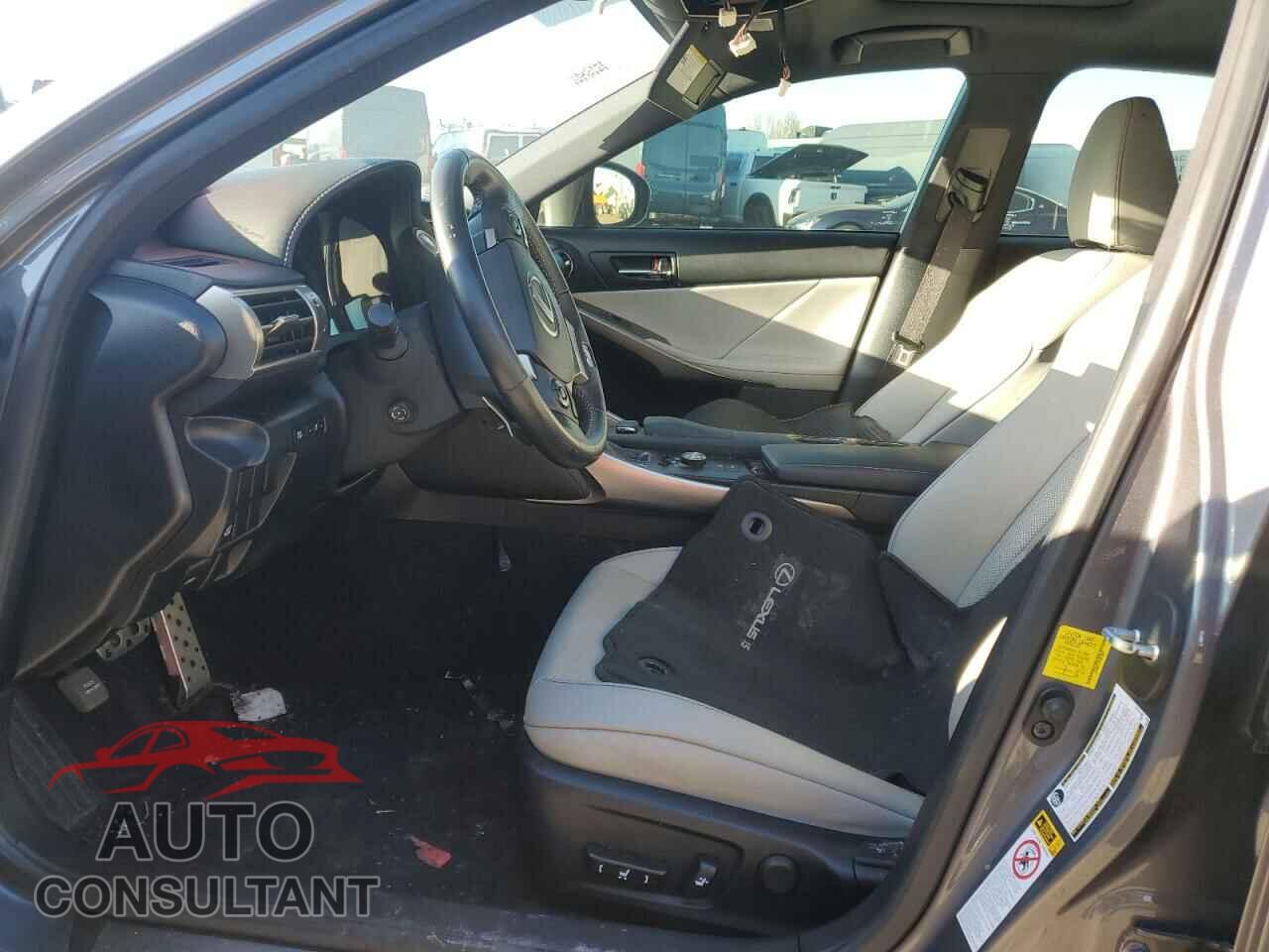 LEXUS IS 2015 - JTHBE1D28F5022091