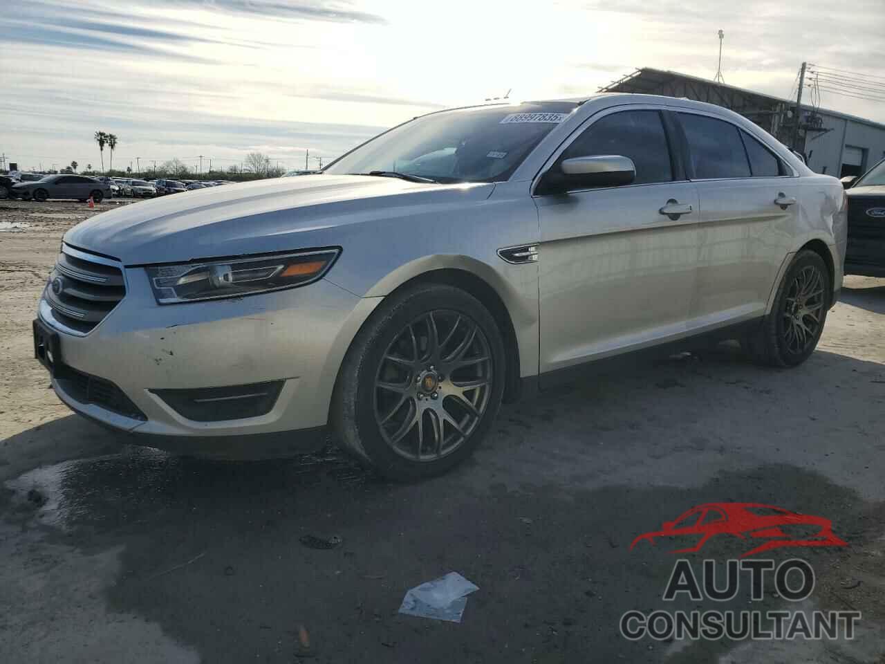 FORD TAURUS 2018 - 1FAHP2E86JG142277