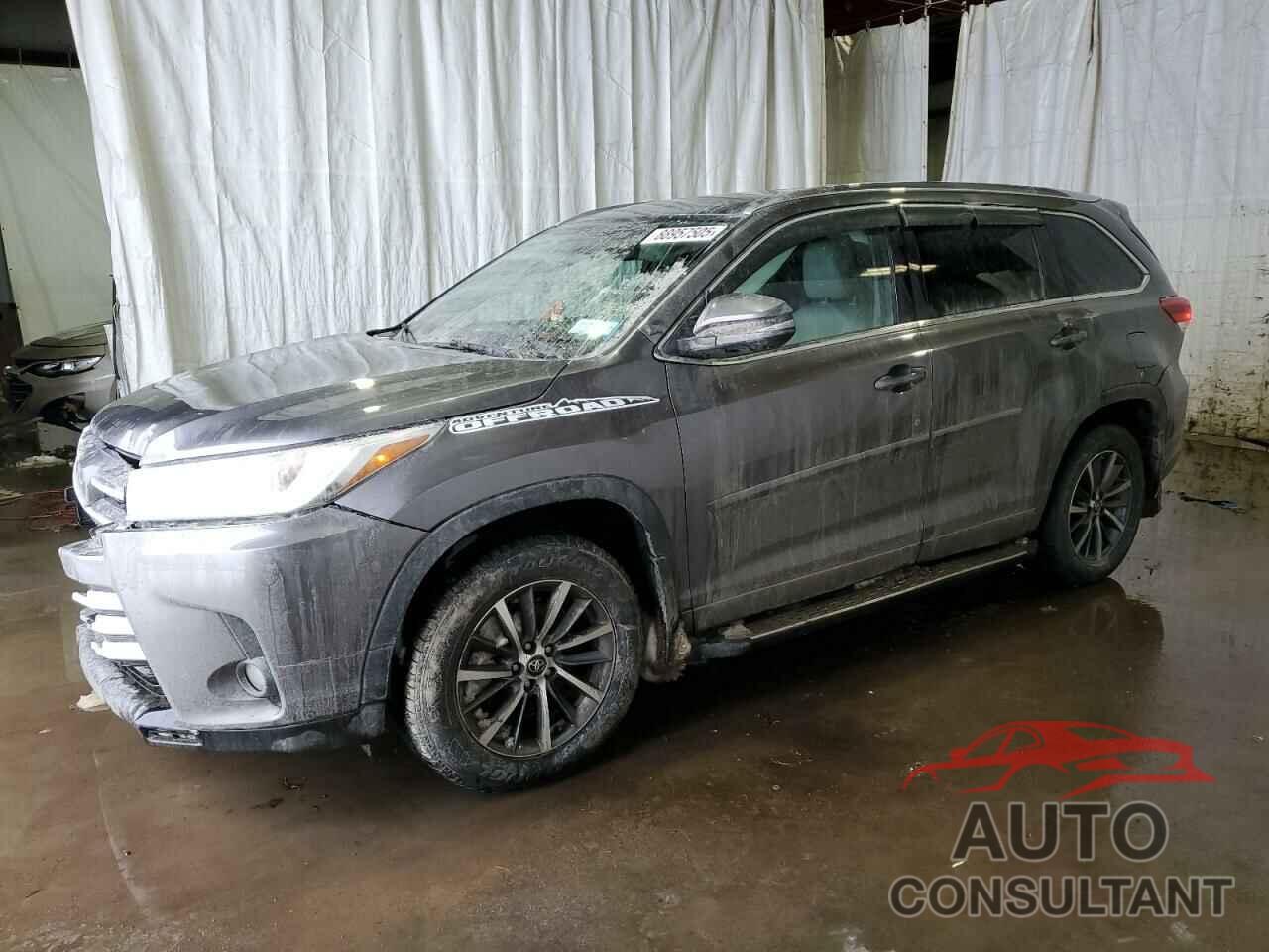 TOYOTA HIGHLANDER 2018 - 5TDJZRFH0JS869143