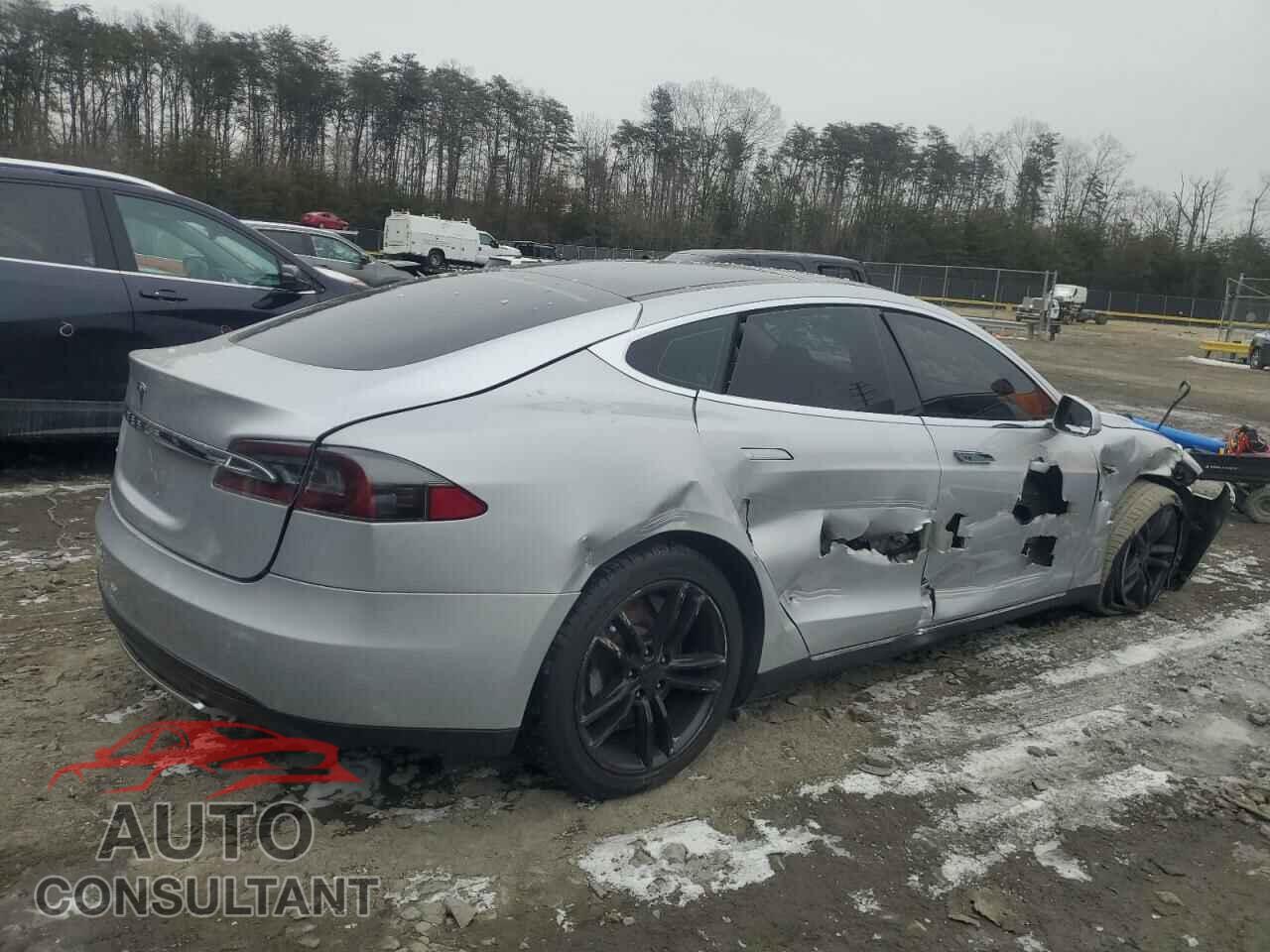 TESLA MODEL S 2013 - 5YJSA1AC9DFP10705
