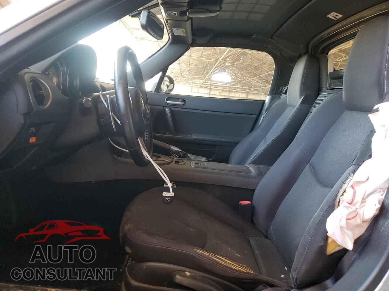 MAZDA MX5 2011 - JM1NC2MF1B0215848