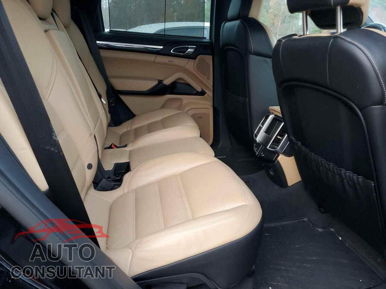 PORSCHE CAYENNE 2018 - WP1AA2A2XJKA07393