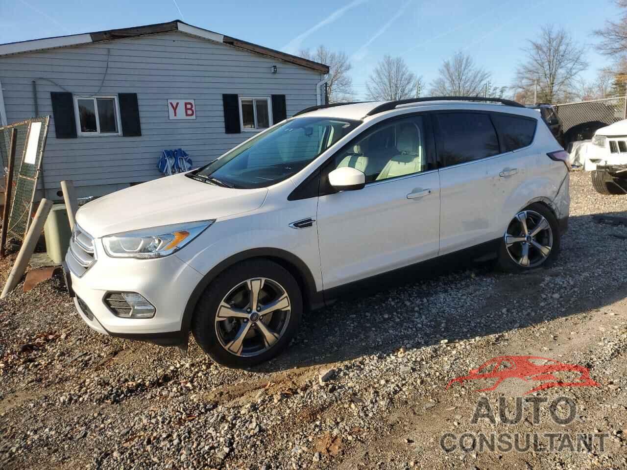 FORD ESCAPE 2017 - 1FMCU9GD9HUC73582