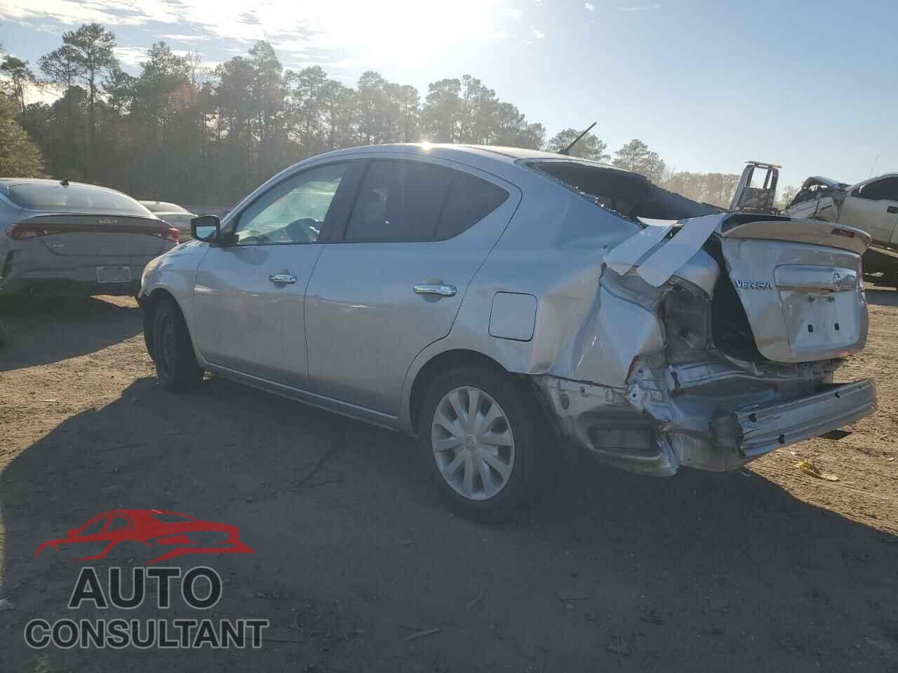 NISSAN VERSA 2018 - 3N1CN7AP1JL817195