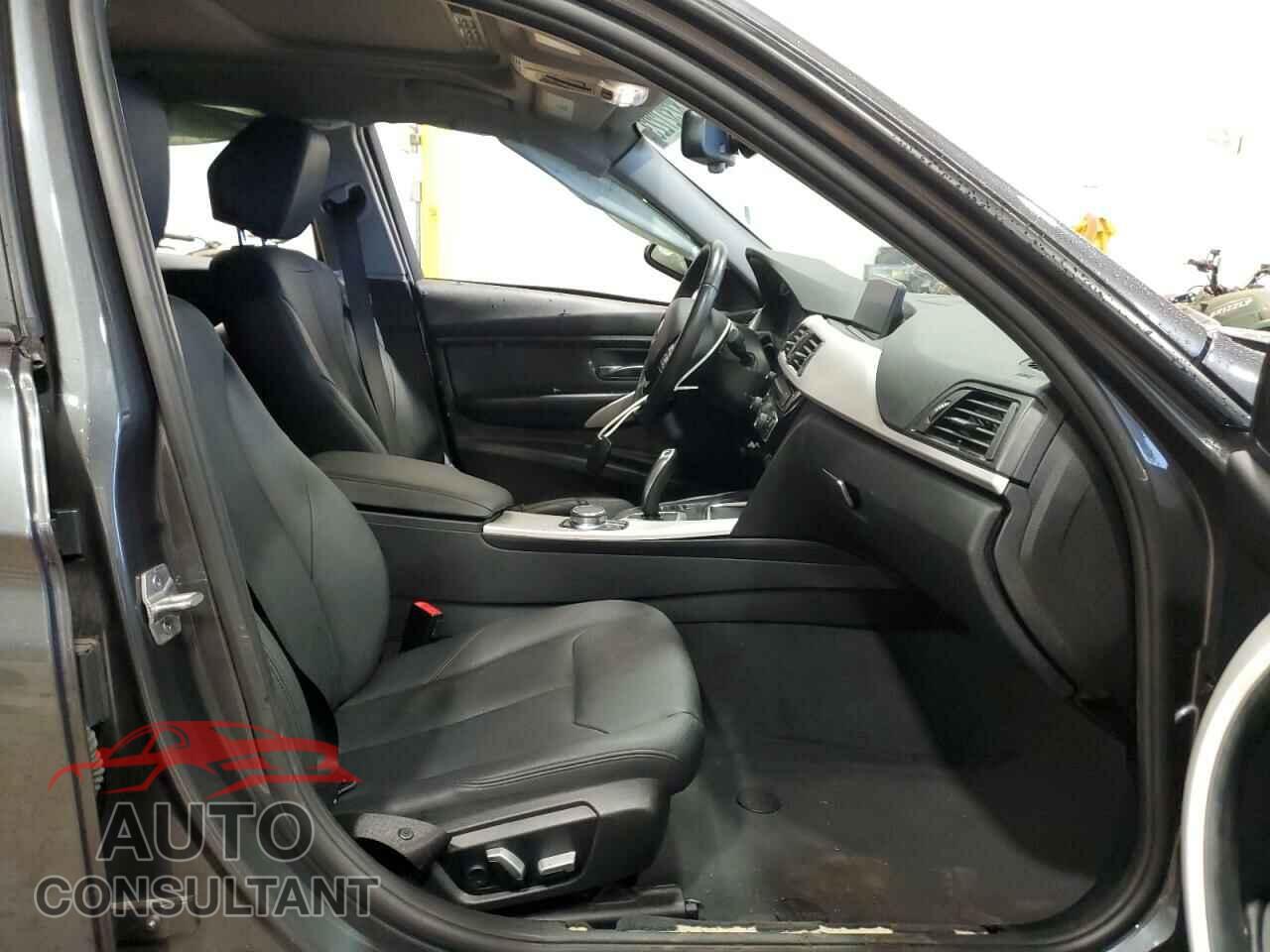 BMW 3 SERIES 2018 - WBA8A3C55JA358633