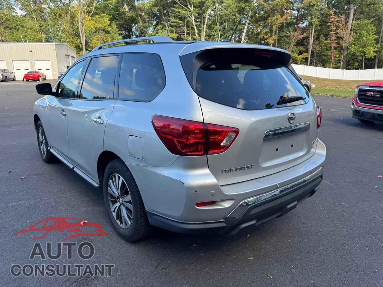 NISSAN PATHFINDER 2017 - 5N1DR2MM2HC616272