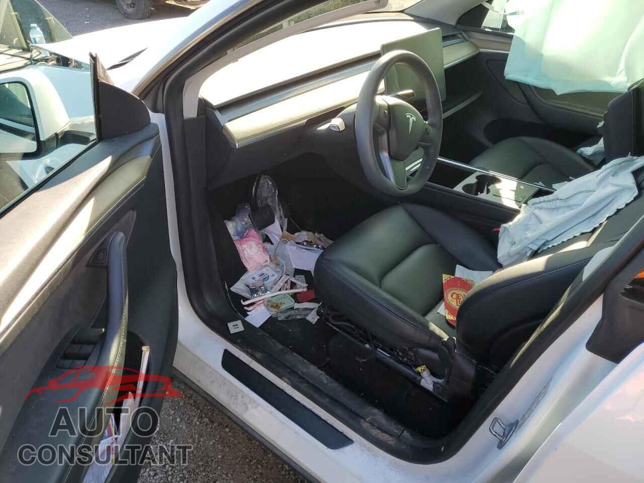TESLA MODEL Y 2023 - LRWYGDFD2PC967392