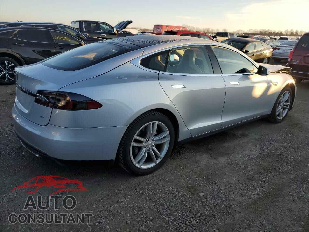 TESLA MODEL S 2014 - 5YJSA1H16EFP32411