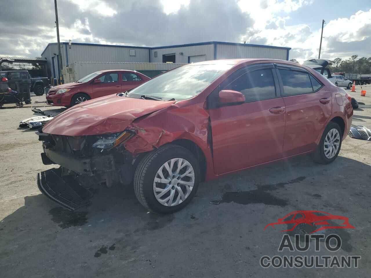 TOYOTA COROLLA 2018 - 5YFBURHEXJP806307