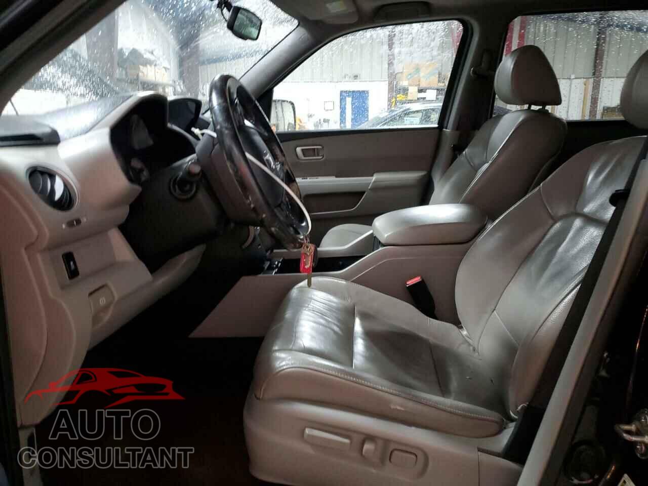 HONDA PILOT 2014 - 5FNYF4H58EB020000