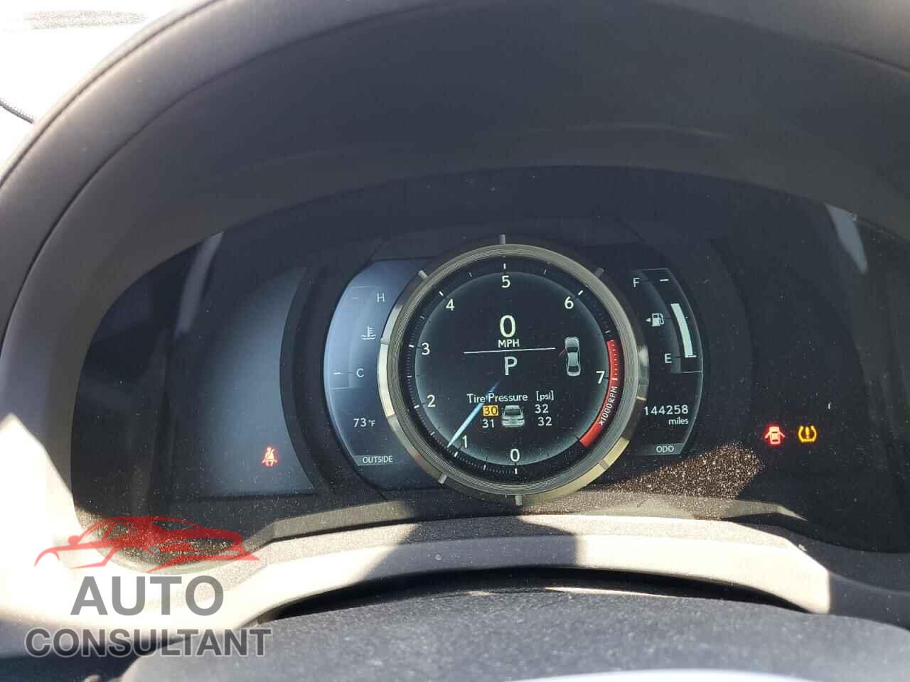 LEXUS IS 2014 - JTHBE1D22E5013224