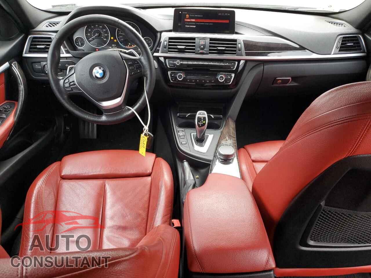 BMW 3 SERIES 2018 - WBA8D9C55JEM33608