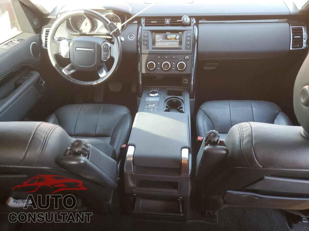 LAND ROVER DISCOVERY 2017 - SALRGBBV8HA046875