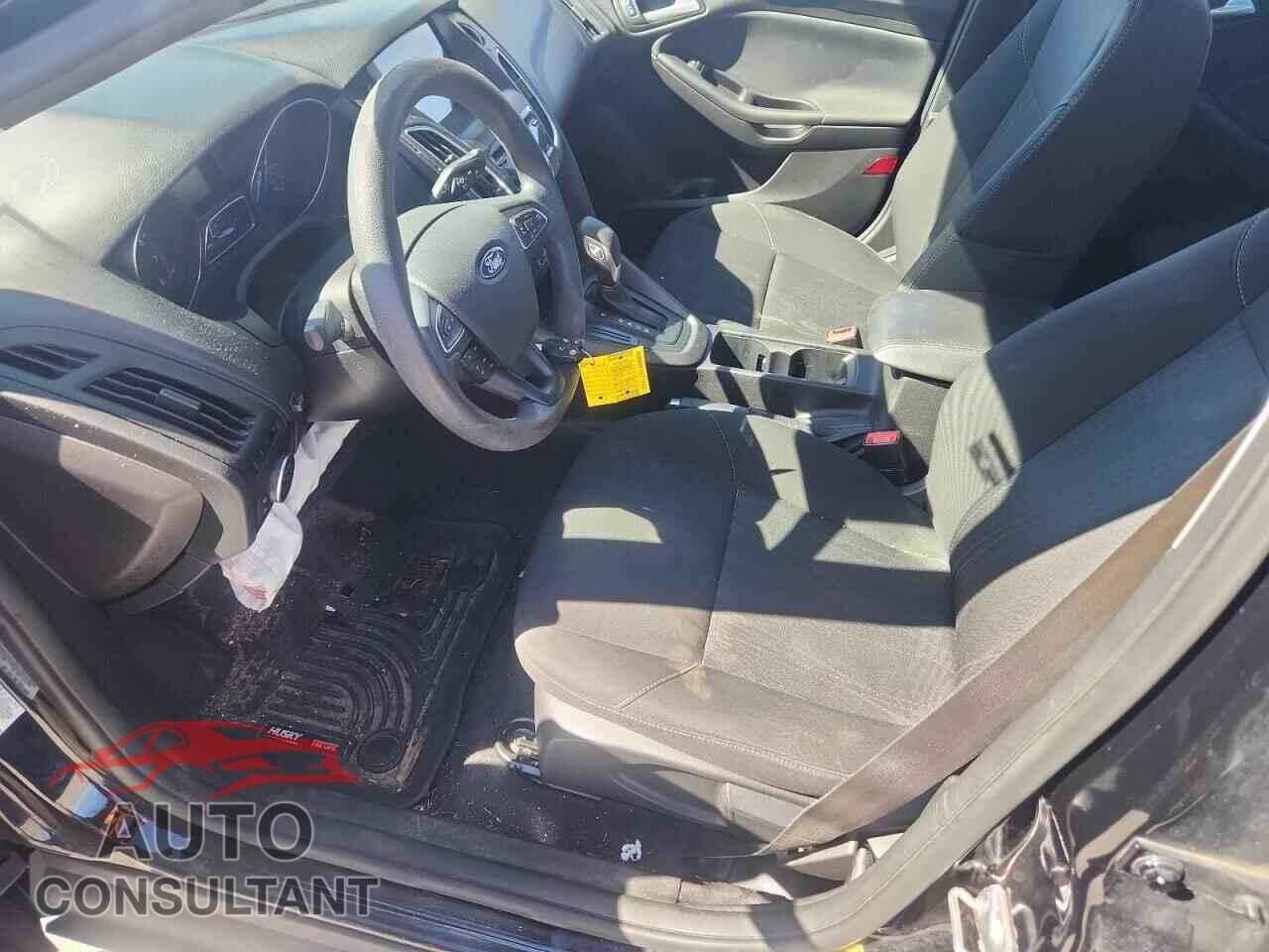 FORD FOCUS 2017 - 1FADP3H26HL221249