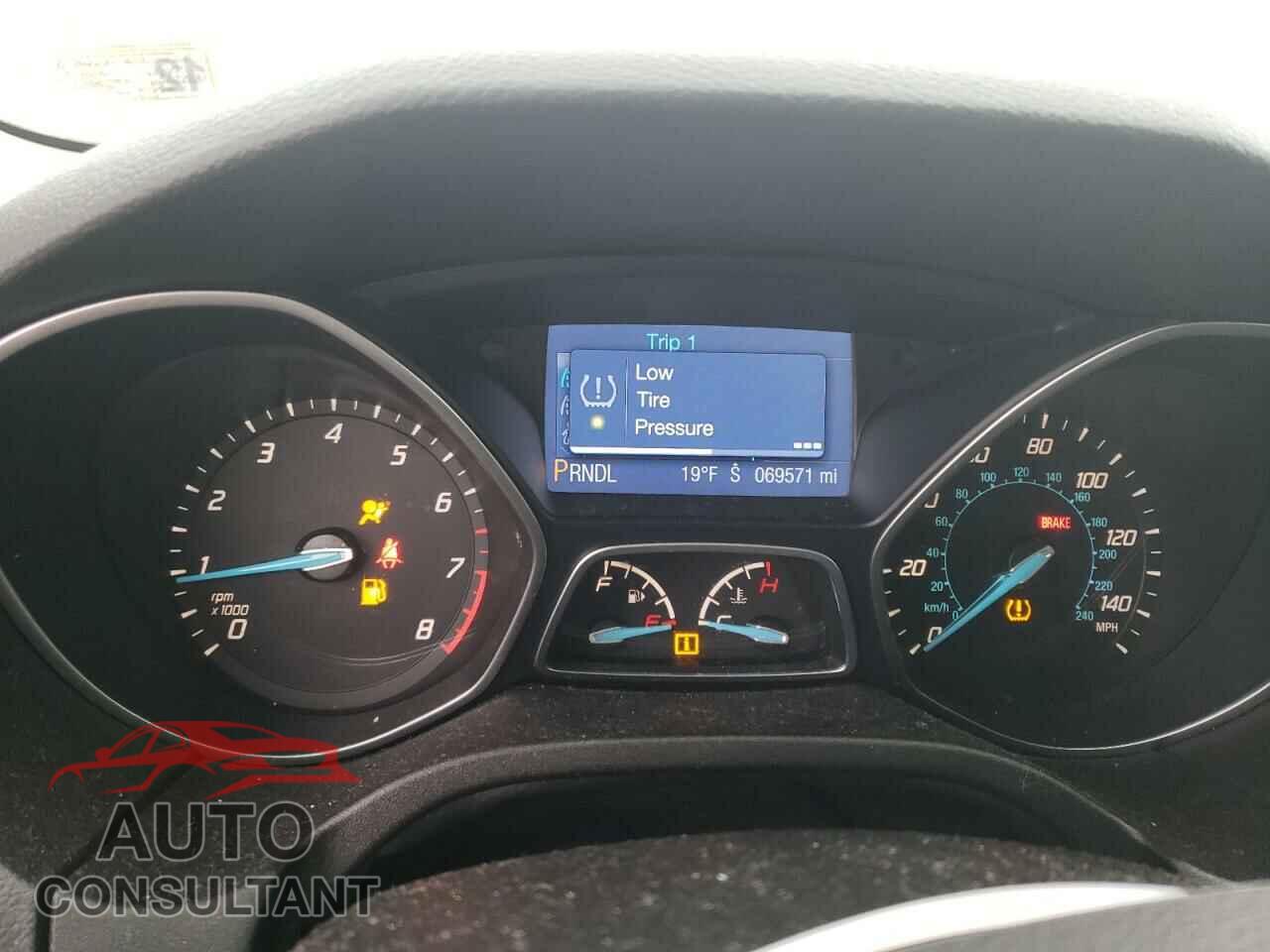 FORD FOCUS 2014 - 1FADP3F23EL106106