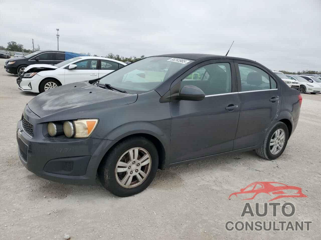 CHEVROLET SONIC 2013 - 1G1JC5SBXD4175581