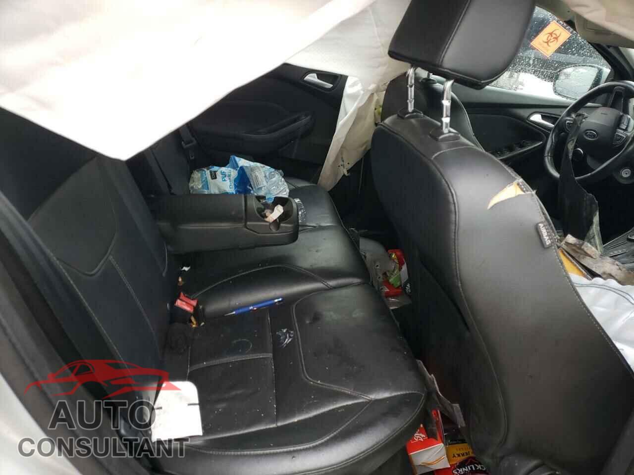 FORD FOCUS 2016 - 1FADP3K27GL302106