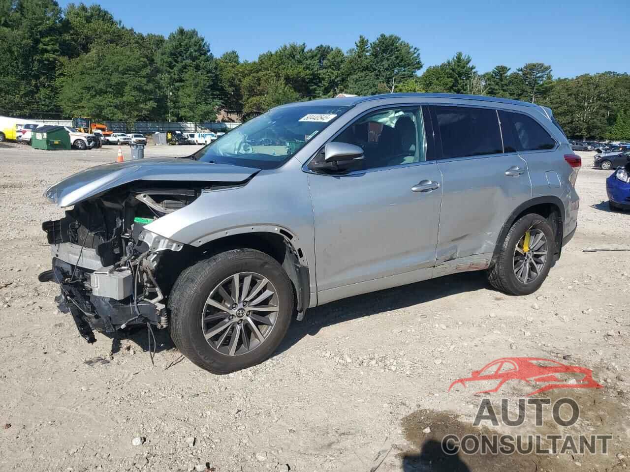 TOYOTA HIGHLANDER 2018 - 5TDJZRFH0JS497562
