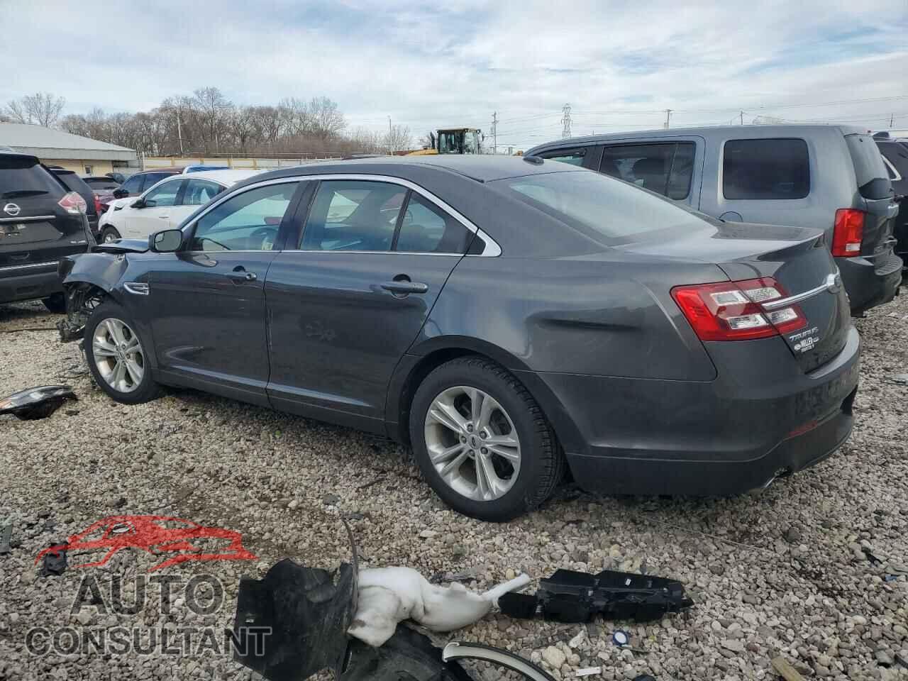 FORD TAURUS 2018 - 1FAHP2E88JG100905