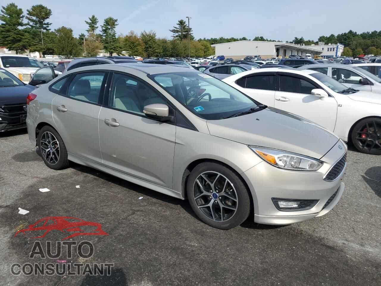 FORD FOCUS 2015 - 1FADP3FE9FL371804